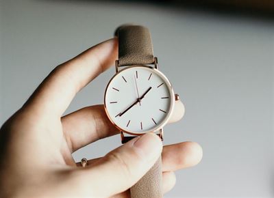 Find flotte smykker og ure online til en overkommelig pris