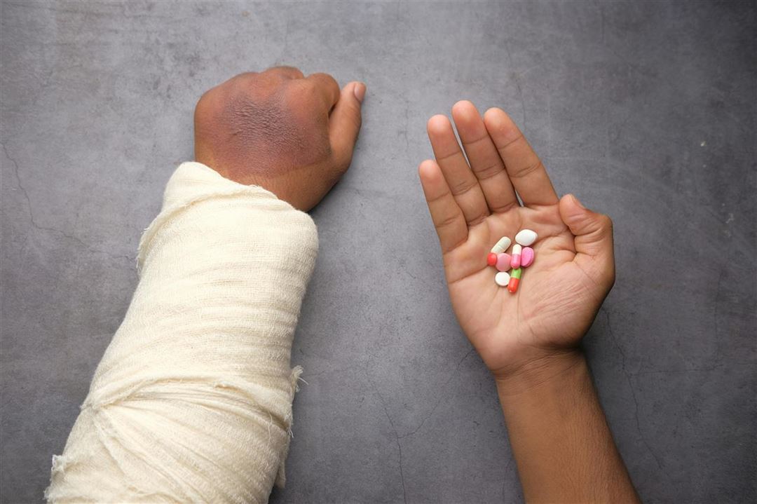 Fingerskinner, bandager, skulderslynger og meget mere til hverdagens udfordringer
