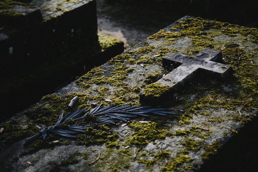 Den sidste afsked: En guide til begravelsesplanlægning i Danmark