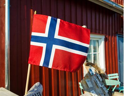 Norges nasjonaldag: Feiring med 17 mai flagg