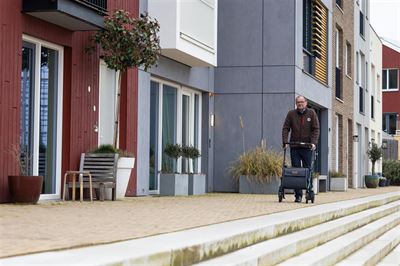 Opdag fordelene ved en indkøbstrolley for seniorer og mobilitetsudfordrede fra SeniorSalg.dk