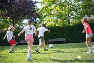 Find solide benskinner til børn i høj kvalitet hos Sportyfied