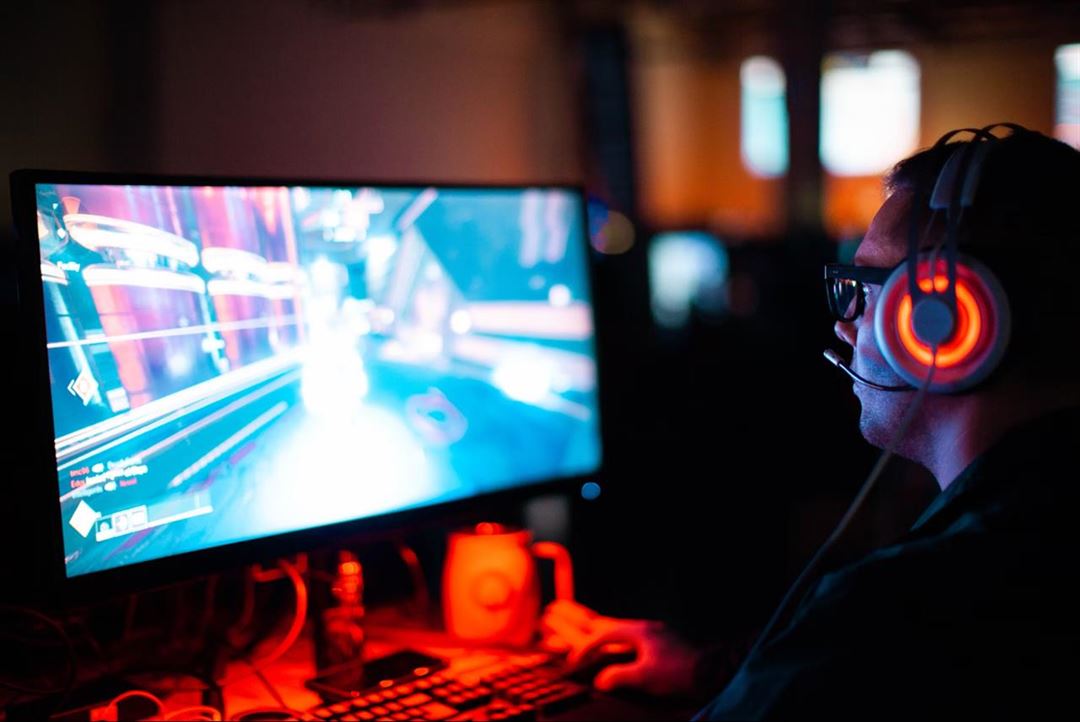 AI's indvirkning på spilindustrien: Har vi stadig brug for spiludviklere i fremtiden?