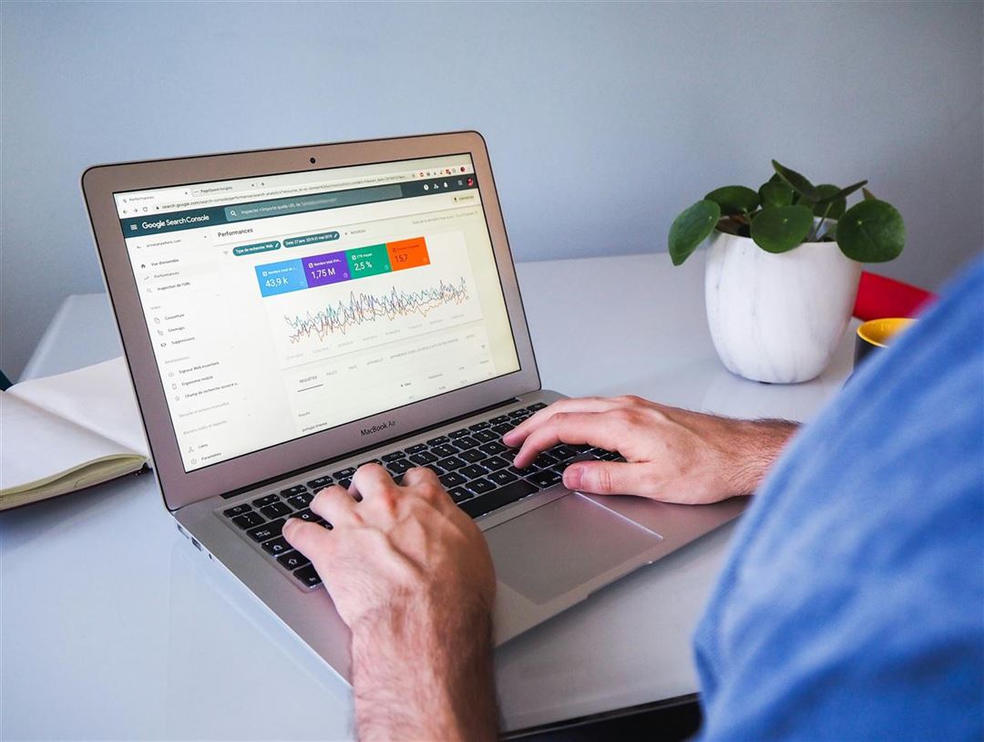 Hjælp til google ads - sådan får du succes med en freelance google ads konsulent