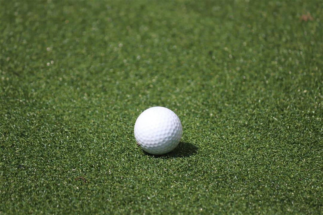 Billige golfbolde - hvordan vælger du de rette uden at sprænge budgettet?