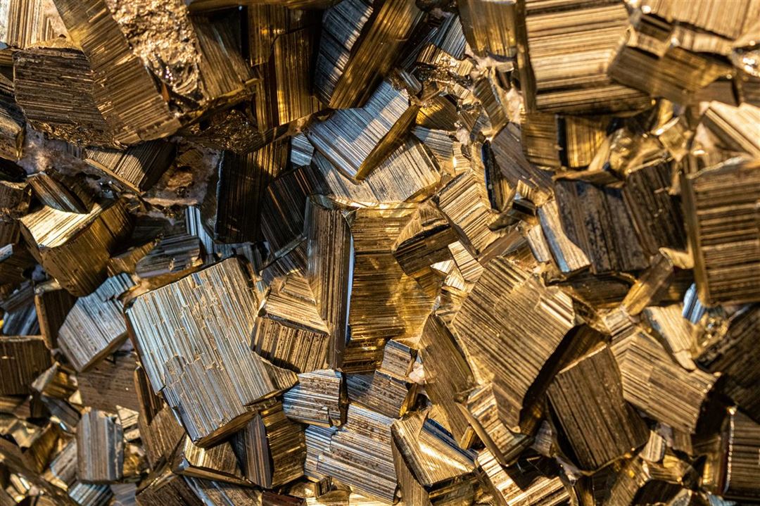 Pyrit - den guldglinsende minerals styrke og betydning
